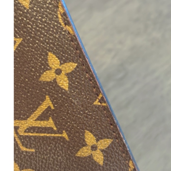 Authentic Louis Vuitton Brown Monogram Neverfull Pouch - Picture 6 of 10